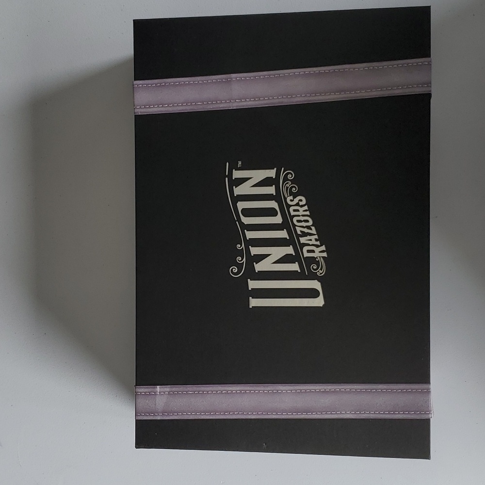 Union Razors Pearl Gray Gift Set - Picture 2 of 3
